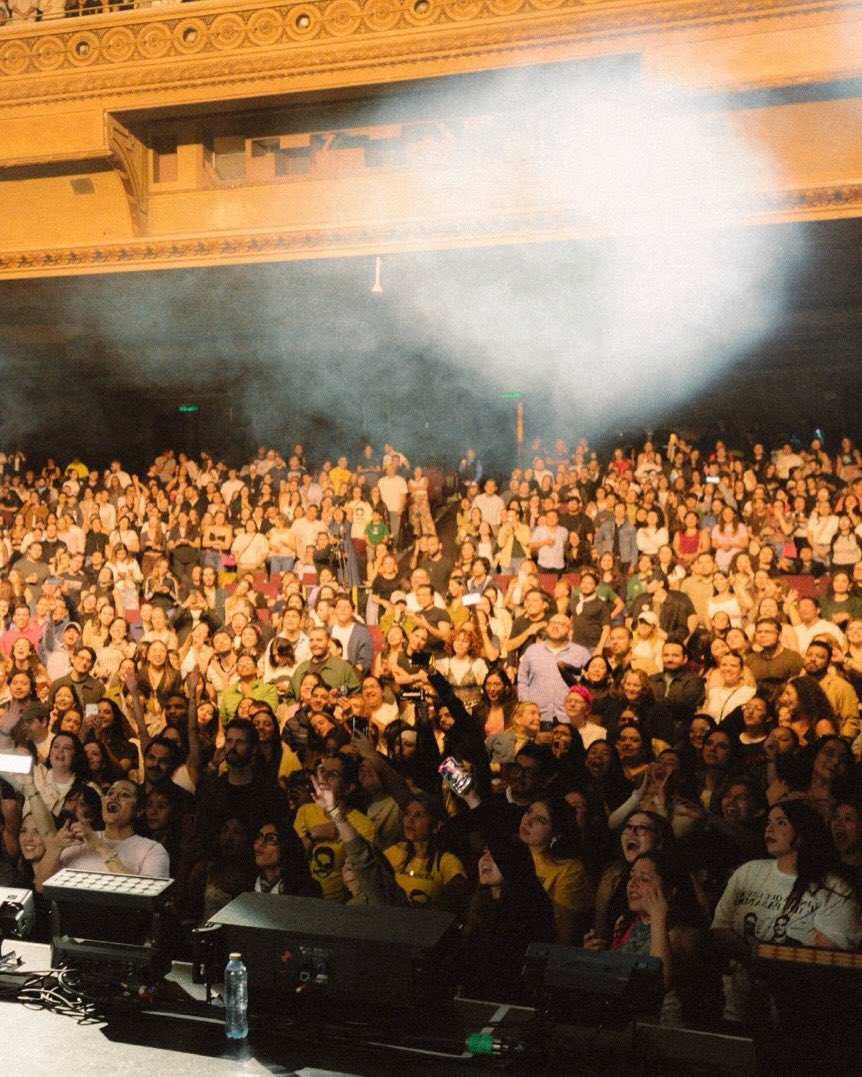 seitrack_us's tweet photo. .@mauyricky took over Mexico City’s Teatro Metropólitan for a sold-out show packed with hits, surprises, and memorable moments. 🇲🇽✨ https://t.co/ujzAq6WxQt