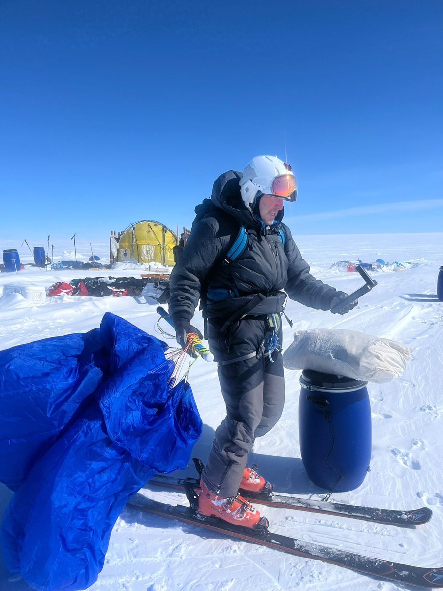 IridiumComm's tweet photo. Congratulations to The Explorers Club's Patrick Peters MD PhD for completing his medical project on the Greenland icecap, where he was medically monitored while actively kiting (ski-sailing) using the Iridium GO! exec 🛰️ https://t.co/lbabsTjasv

📸 Antonio Jr Mangia https://t.co/SuEFBR0dpq