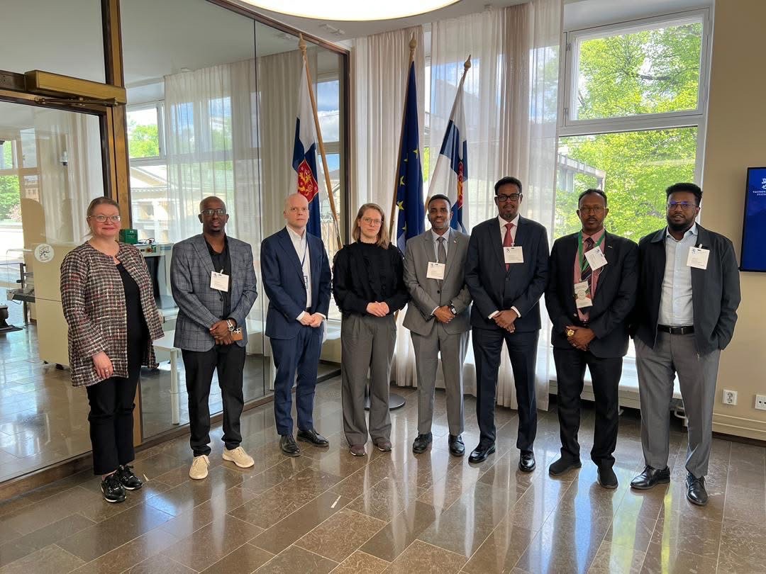 qoolbulale's tweet photo. A delegation led by Muse Hassan, Chairman of the SL (NEC) along with other commission officials, is currently undertaking an official working visit to Finland. During the visit, the delegation focused on democracy, electoral management and the strengthening of public institutions https://t.co/F79Ywc6LoL
