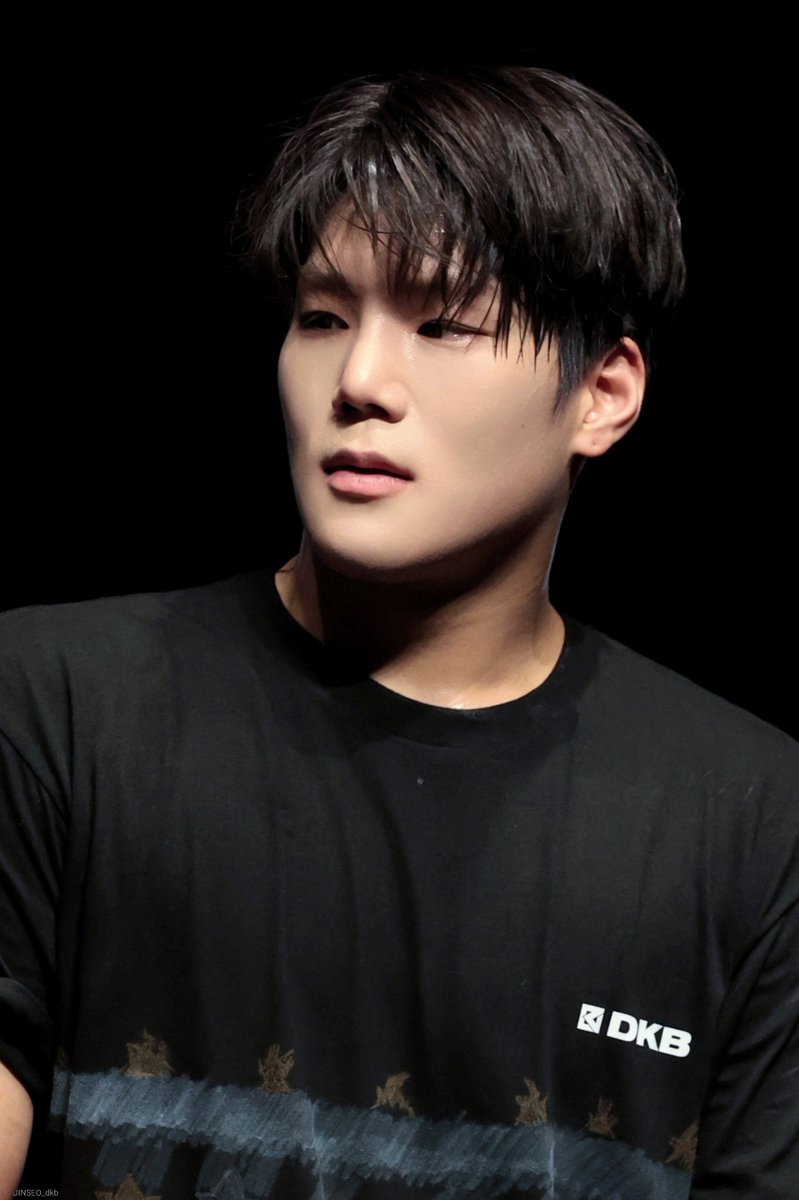 talo2111yomi's tweet photo. 260529 DKB FanConcert in Japan -Signal-

땀에 젖은 머리 

#DKB #다크비 #ダークビー 
#준서 #JUNSEO #ジュンソ https://t.co/vdYFHurCQn