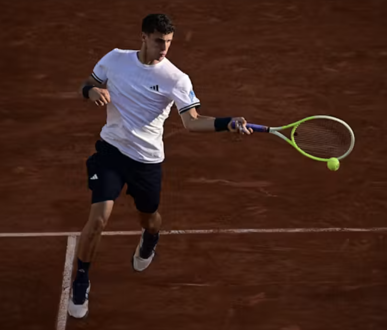 DTLTennisBets's tweet photo. 1U live Juan Manuel Cerundolo 2nd set -125

Berrettini to serve at 2-3 https://t.co/nroWfQSoU8