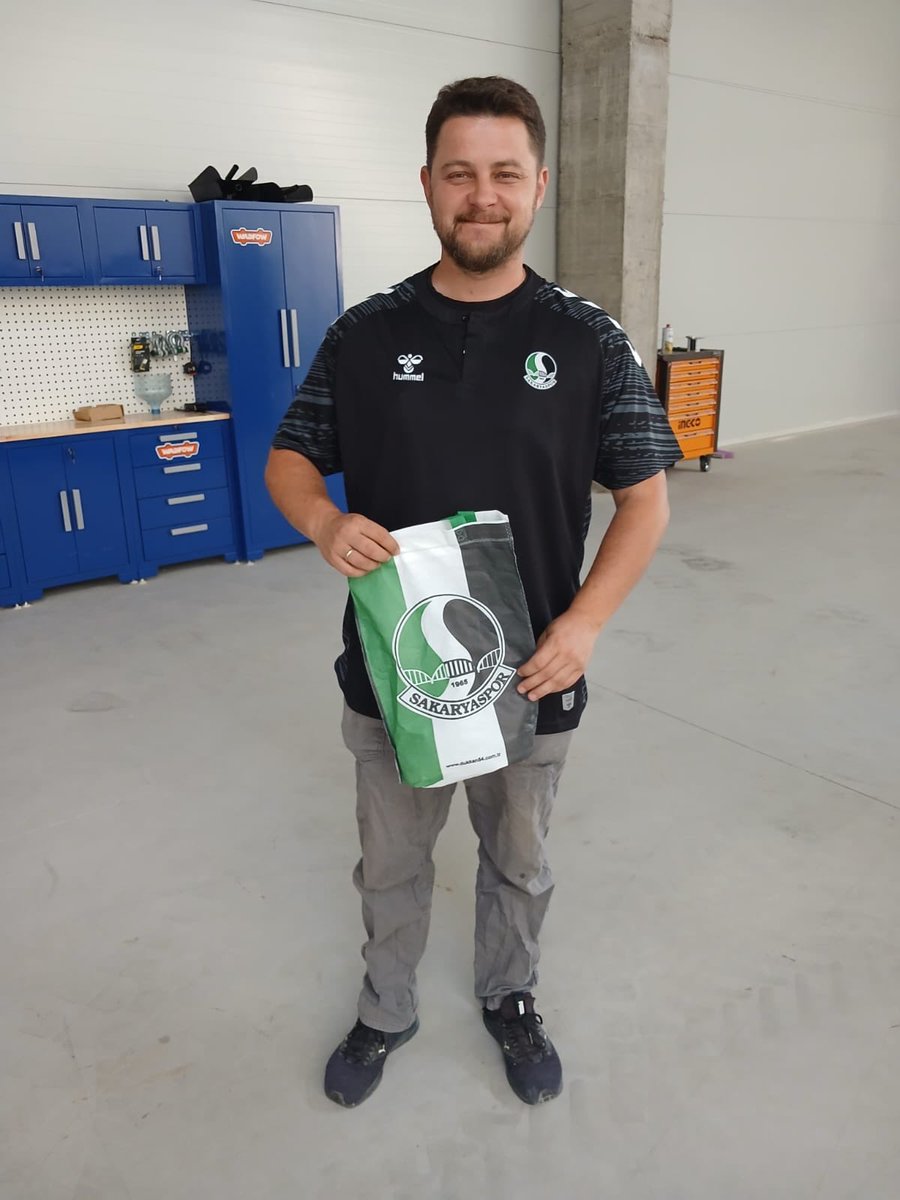 Taner77268809's tweet photo. #SAKARYSPOR# KUZEY MAKEDONYADAN Bir vatandaşı daha SAKARYASPOR lu yaptık https://t.co/61JqocoyXU