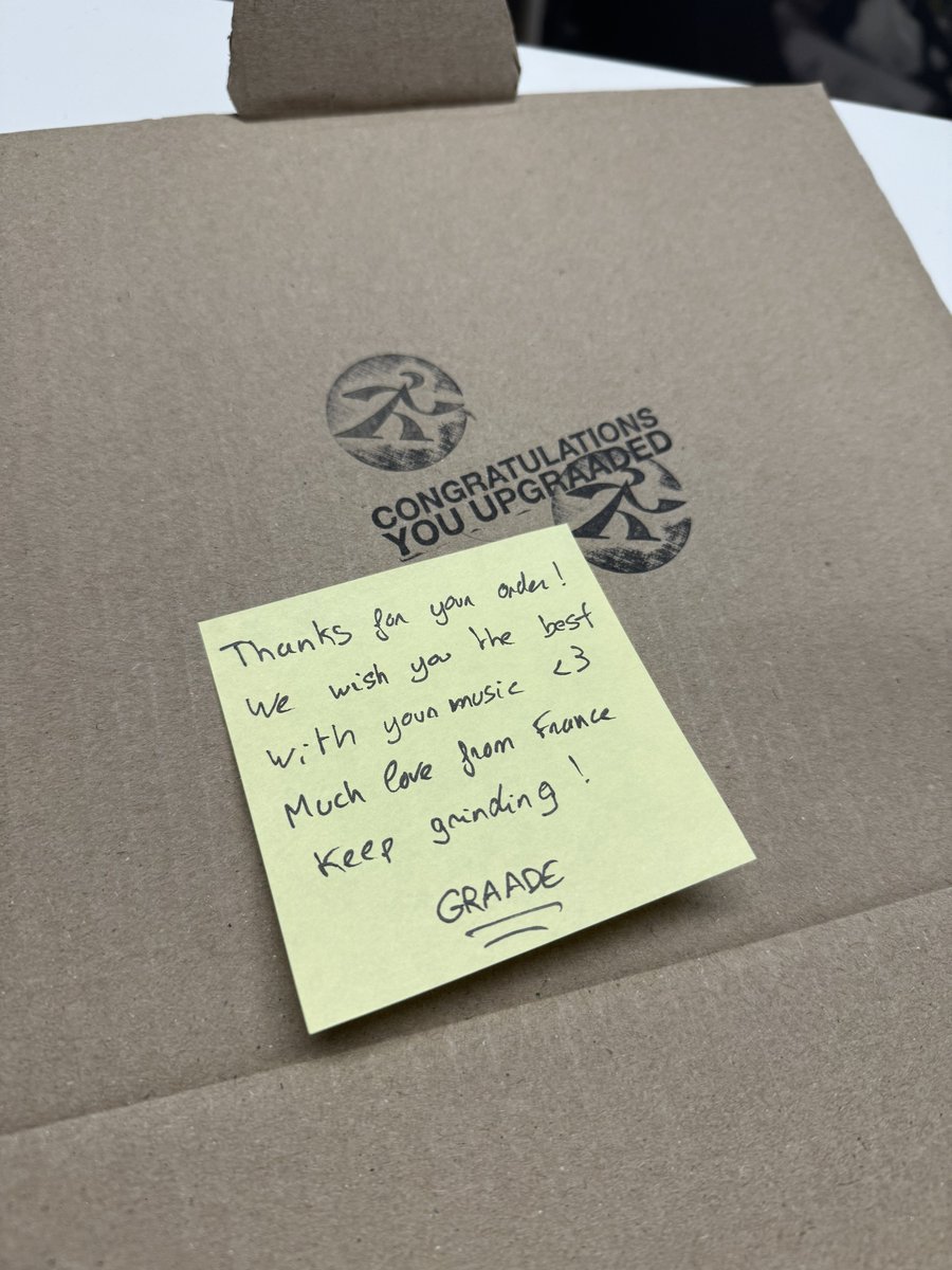 4lexmgl's tweet photo. I put custom messages in every order https://t.co/wz0OGGGL8V