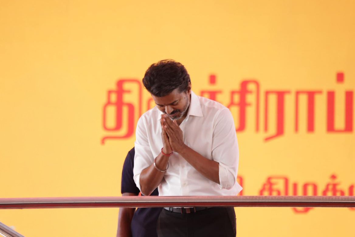 TVKajish's tweet photo. தனக்கு வாக்களித்து, தன்னை வெற்றி பெறச் செய்த திருச்சி கிழக்கு தொகுதி மக்களுக்கு நெகிழ்ச்சியோடு சிரம் தாழ்த்தி தன் நன்றியை உரித்தாக்கிய மாண்புமிகு தமிழ்நாடு முதலமைச்சர் அவர்கள். https://t.co/TaqPfZYb8d