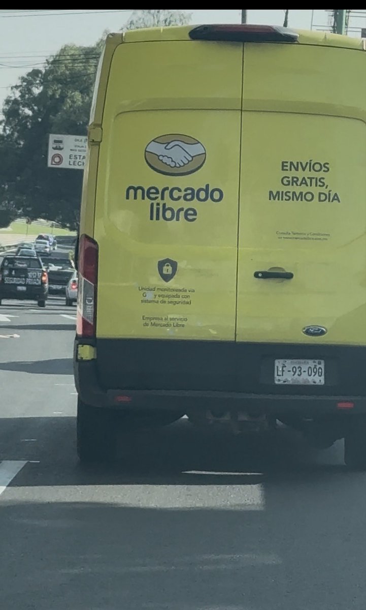 armandounpanda's tweet photo. @Mercadolibre si x tu política de entregar el mismo día, pides a tus operadores q conduzcan agresivos y sin respeto; tienes un problema. 
Lunes 1 de junio, 8:15hrs. LF93-090 El conductor por poco y me genera un accidente, exceso de velocidad y cruces peligrosos https://t.co/hJjyhf5DNc