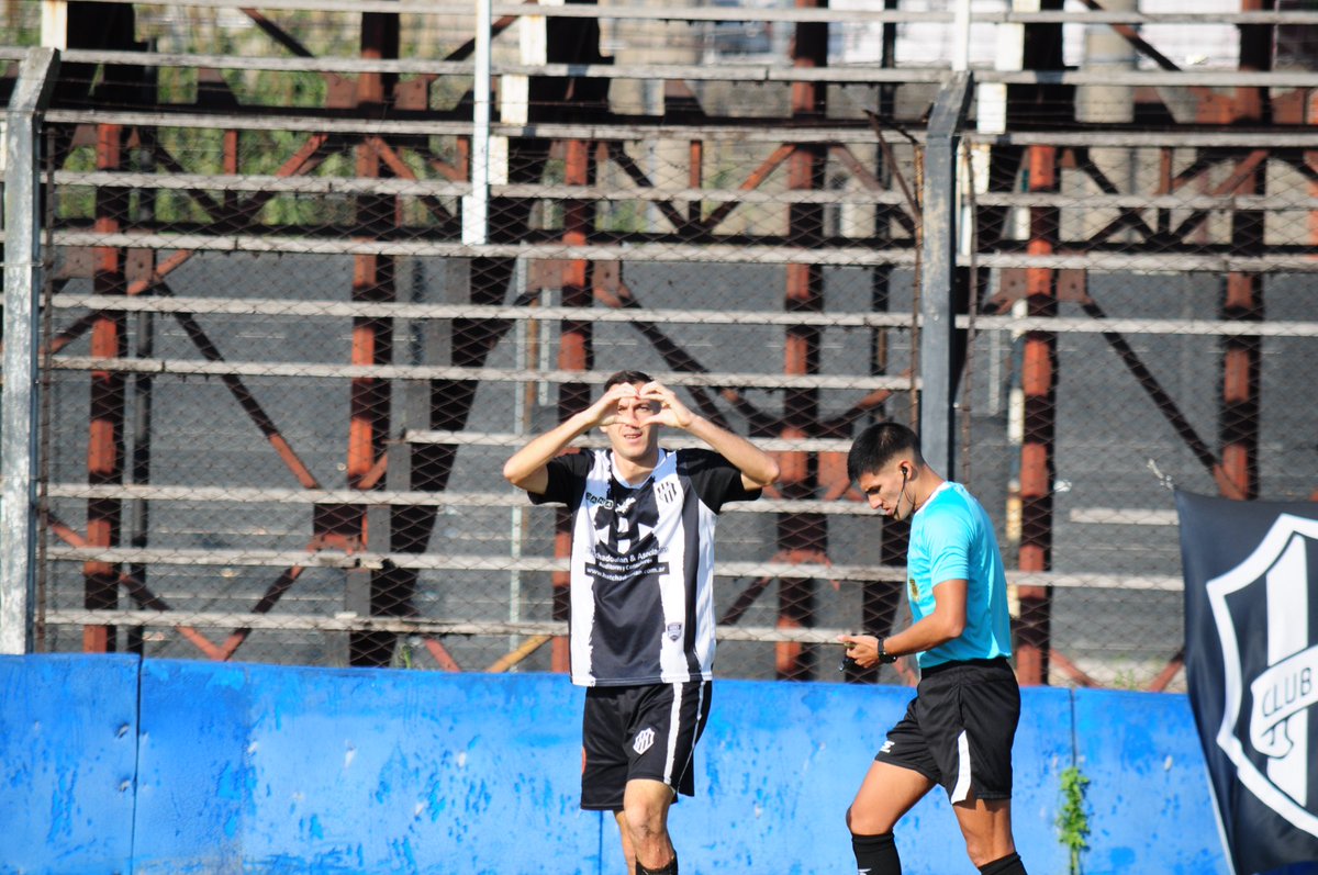 ClubElPorvenir's tweet photo. Buen comienzo de semana Blanquinegros ⚪️⚫️
#VamosPorve⬛️⬜️⬛️ https://t.co/ub561lnoue