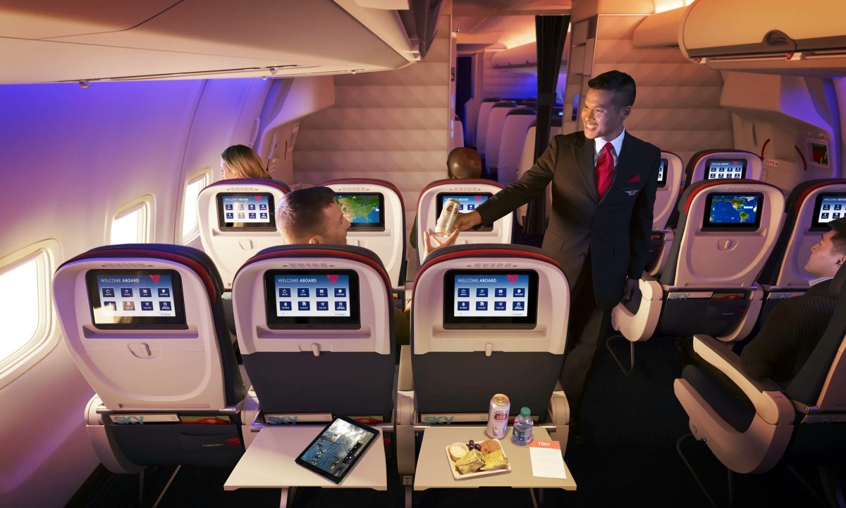 ArashMarkazi's tweet photo. If you live in NYC and have $5K you can:

- Buy the cheapest ticket to Game 3 of the NBA Finals.

- Buy a roundtrip Delta Comfort ticket from JFK to LAS (6/6-10), a ticket to Games 3 and 4 of the Stanley Cup Final, a suite at the Wynn for 4 nights and dinner at SW.

via @TickPick https://t.co/2z2wP2MSjK