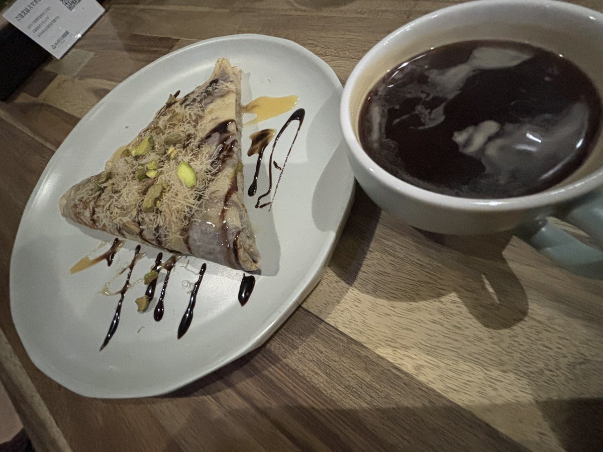 _ishiharakun's tweet photo. 有意義な夜カフェでした。
クレープも美味かった！
会社とはなんですかね？
お金とは？
皆さん生きていくとはなんですか？
生きるための仕事か、仕事のために生きるのか。
現代社会を生き抜くために何が必要で、何をしたいか迷う1日でした。
おやすみ https://t.co/dGLEBsl5Rz