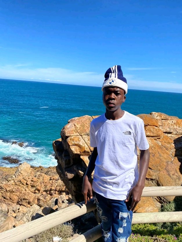 _GhChronicles's tweet photo. BREAKING: Black South Africans killed this little Tsongo boy because he was accused of being a foreigner. https://t.co/JZ3jSoIFLH