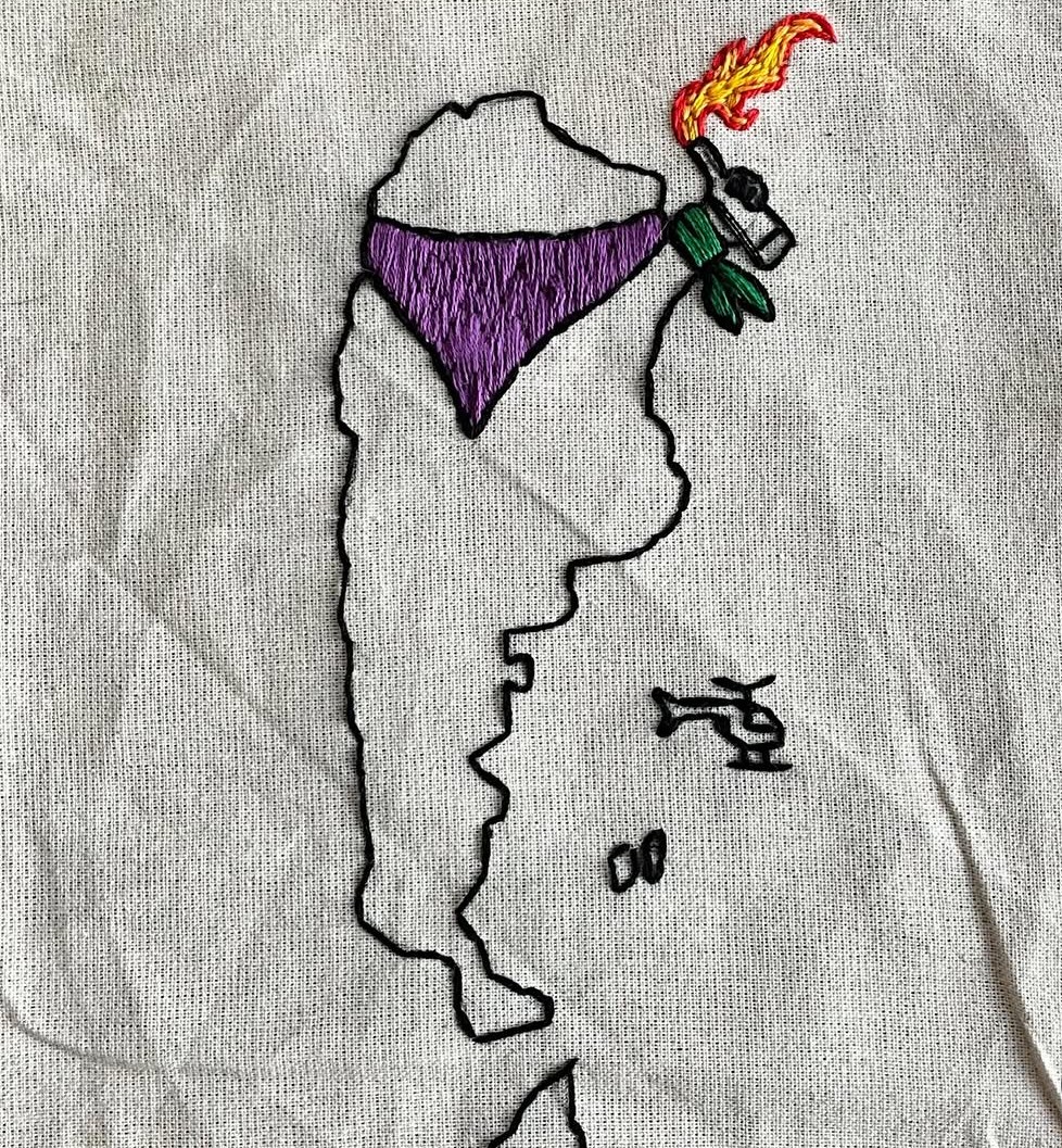 mapadebarmaids's tweet photo. 11 años de ni una menos, pero seguimos luchando por las mismas cosas básicas: que la vida de la mujeres valga. 

1 femicidio cada 31 horas, pero no se mencionó ni una vez la palabra femicidio en la nefasta conferencia de prensa sobre el caso de Agostina de 14 años
ph @mapa.borda https://t.co/2TuhuyfgE5