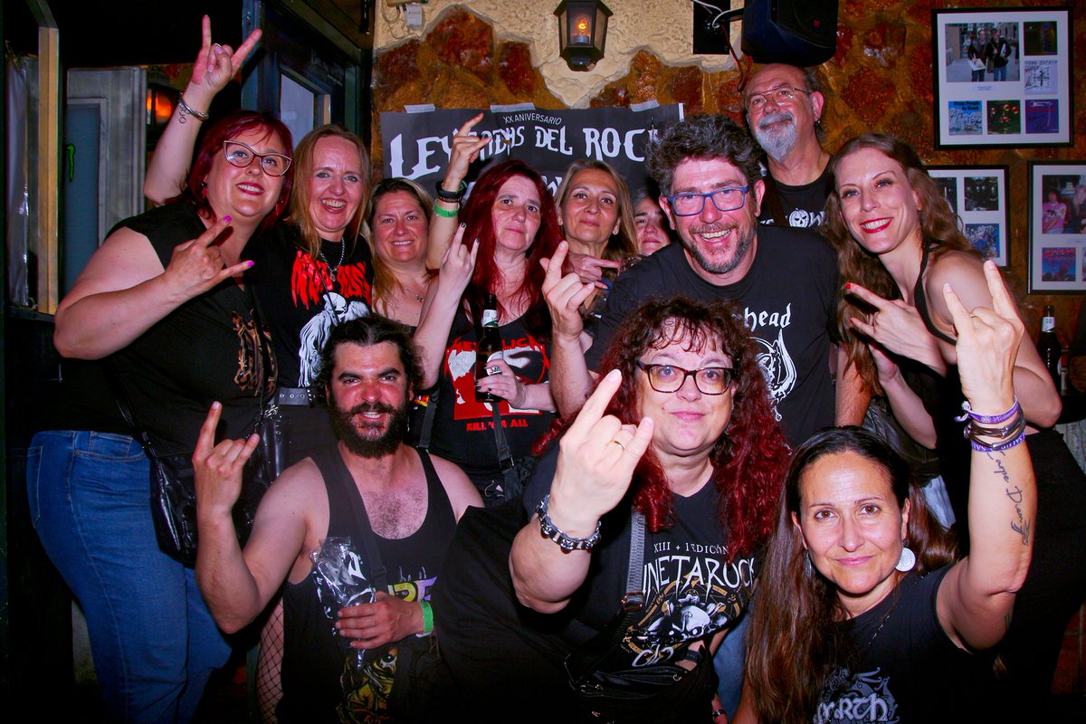 armma_albacete's tweet photo. El pasado sábado se celebró la fiesta oficial del Leyendas del Rock🎸 en el TNT de Albacete, con nuestra compi ⚡Raquel Piqueras⚡ a los mandos.
¡Enhorabuena a la gente premiada con merchan del festival y de ARMMA!
#MetalWomen #HermanasDelMetal https://t.co/5zfxPKeQZc