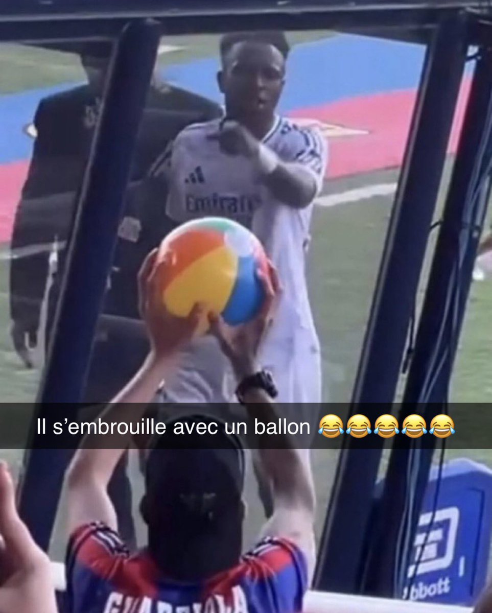 Djjily's tweet photo. @_BeFootball @TheAthleticFC Des brésiliens quoi 🤣🤣🤣 https://t.co/WeRstEzmzY