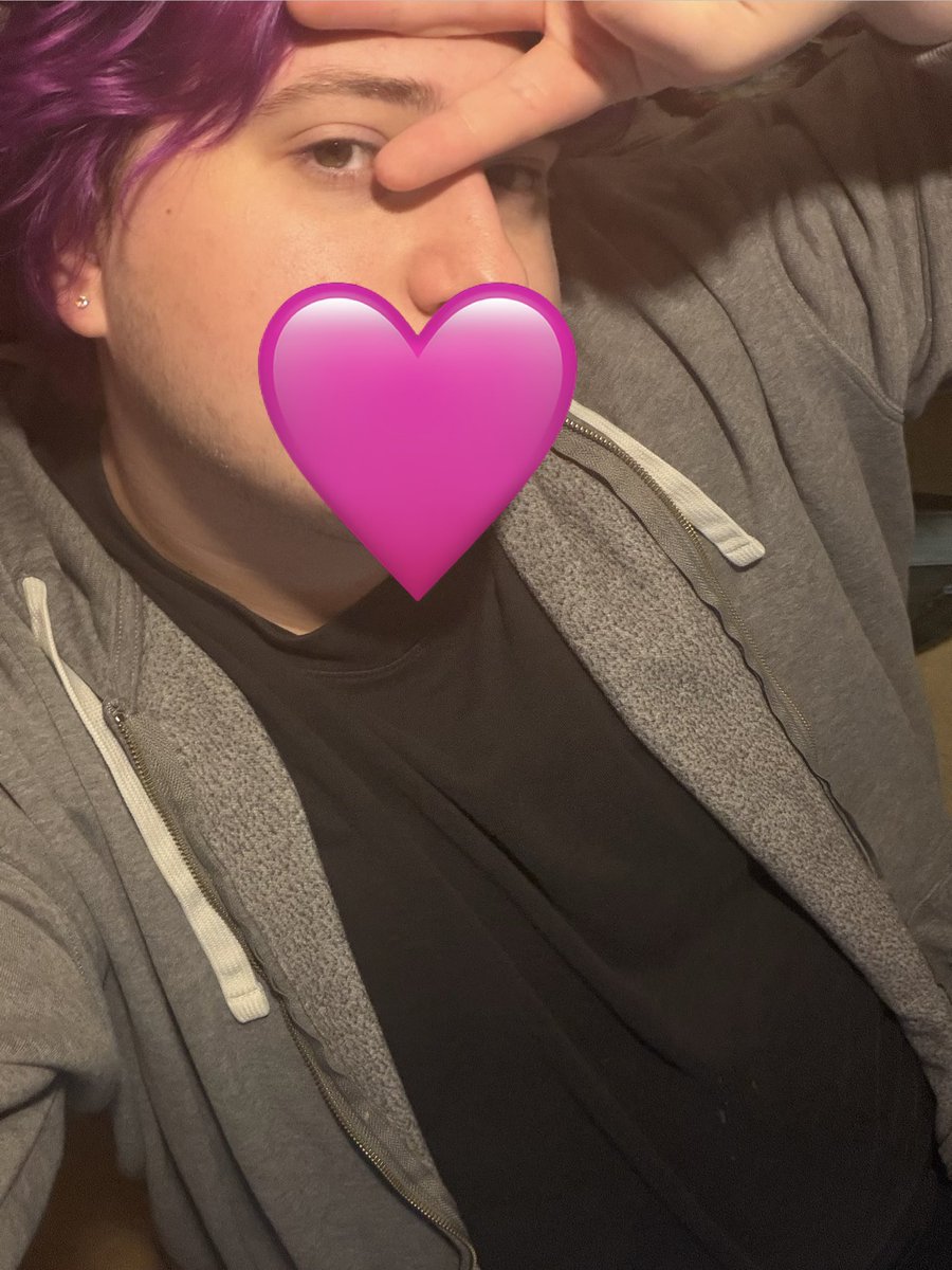 jaxthecat565's tweet photo. i really want a boyfriend and i’d like to try and get one for real this month! if any moots want to volunteer themselves please do 🥲 see i’m so cute! (behind the sticker) https://t.co/WS08IxfOMu