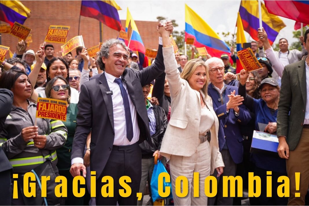 diogenesorjuela's tweet photo. El millón de la decencia y la coherencia. El millón que cree que los extremos destruirán el país con su violencia, corrupción y desmadre económico. Ese millón de votos por @sergio_fajardo son una esperanza para el país. https://t.co/AQILkGEWlI