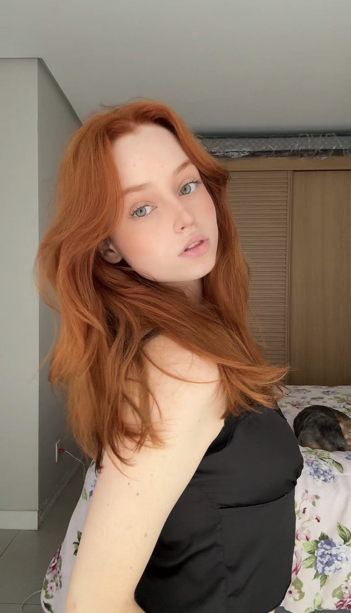 TheRedDevilxx's tweet photo. is it bad that i keep looking back to see if you followed me? https://t.co/RDLNrjGdcu