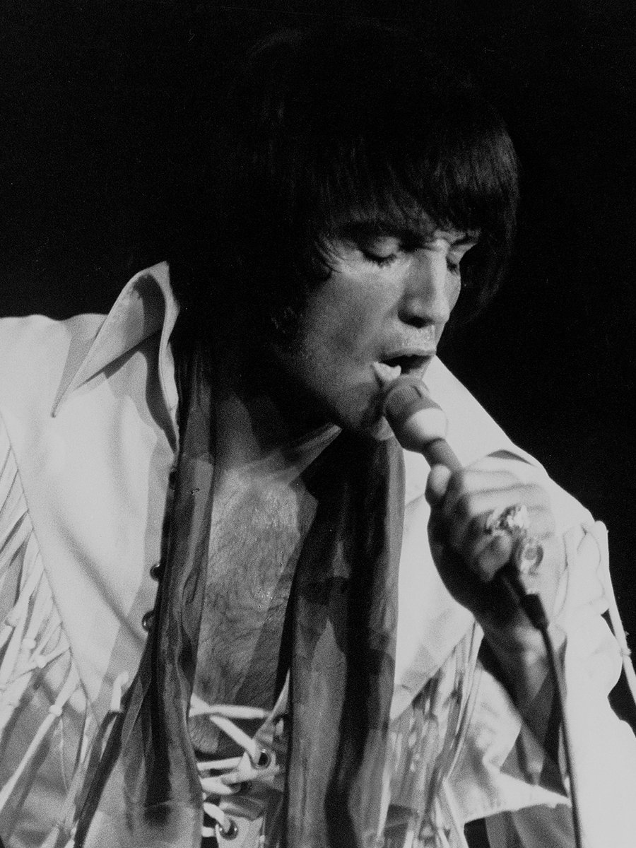 ElvisPresley's tweet photo. “I’d like to say that I learned very early in life that ‘without a song, the day would never end. Without a song, a man ain’t got a friend. Without a song, the road would never bend. Without a song.’ So I keep singing a song.”

#ElvisPresley #Legend #Icon #Quote https://t.co/76GUbpMwFl