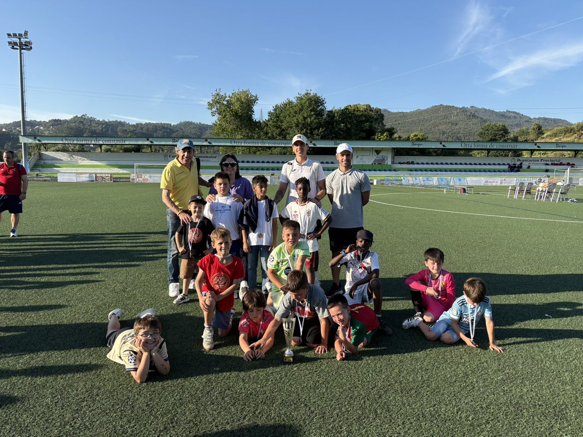 ArcadeCd's tweet photo. 🏆 Torneo Prebenxamín 

O ED Val Miñor foi campión do Torneo CD Arcade 2026 de fin de tempada. A final ganoulle ao Alondras CF nos penaltis. https://t.co/HxdkGvnzNA