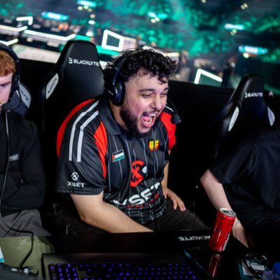 FLCclan_'s tweet photo. Après ce weekend de fou, quel streamer a selon toi créé le plus de content ? 👀

• Leothecrack
• Faxuty 
• Boop
• AussieAntics https://t.co/4mXEYP0uQ3