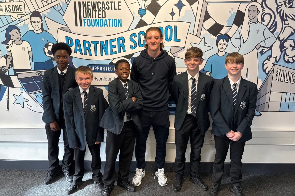 NU_Foundation's tweet photo. Thank you, AG 💫

@anthonygordon has been a fantastic supporter of Newcastle United Foundation over the years, from volunteering at our Community Pantry to creating a new goal celebration with Ivy 🖤🤍  

A true champion of our community – everyone at the Foundation wishes Anthony all the best for the future 👏