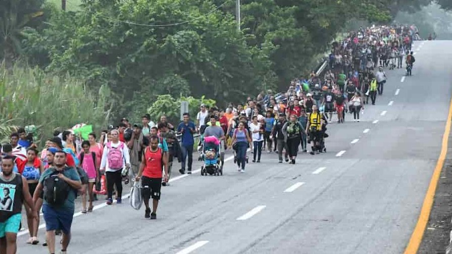 SalinasB_C's tweet photo. @CubanMiracle La gente que queda en Cuba del #PCC  y los de las FAR y MININT viendo  que la única consecuencia de entrar en #USA mintiendo a #USCIS y #ICE son unas vacaciones de 7 meses con todo pagado y buena comida https://t.co/62CwOvhjWM