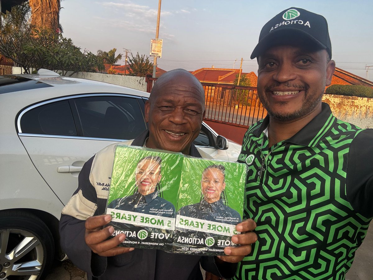 TshwaneActionsa's tweet photo. 💚 MOGOMA TŠHEMONG 💚 ActionSA Tshwane REC member @LemoSebo reminding Ntate Selumi, Ward 76, that our hands were made strong by the hand of Almighty that's why we are strengthened to deliver services under #DrNasiphiMoyaForMayor #5MOREYEARS https://t.co/h1yHir6GQe
