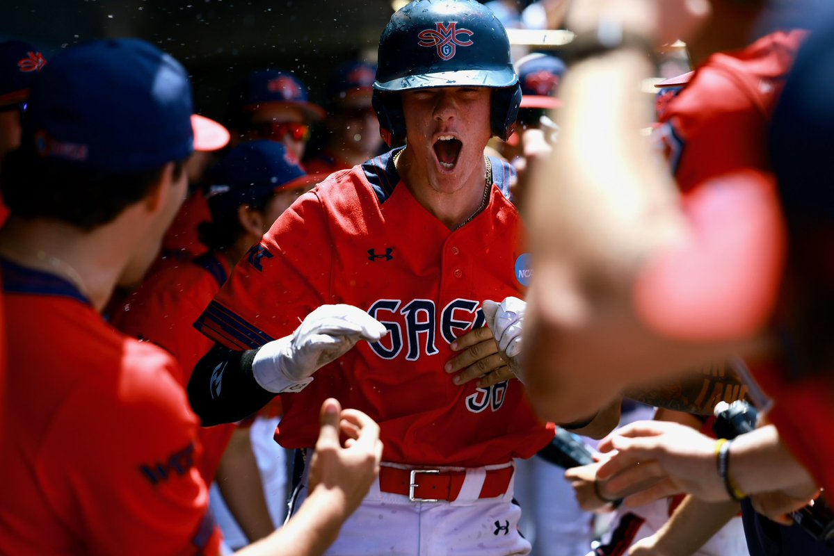 SMC_Baseball's tweet photo. History. 🙌

What a ride. Thank you Gael nation for all your support ❤️💙

#GaelsRise @d1baseball @NCAABaseball @stmarysca https://t.co/0r0bxLc6Hg