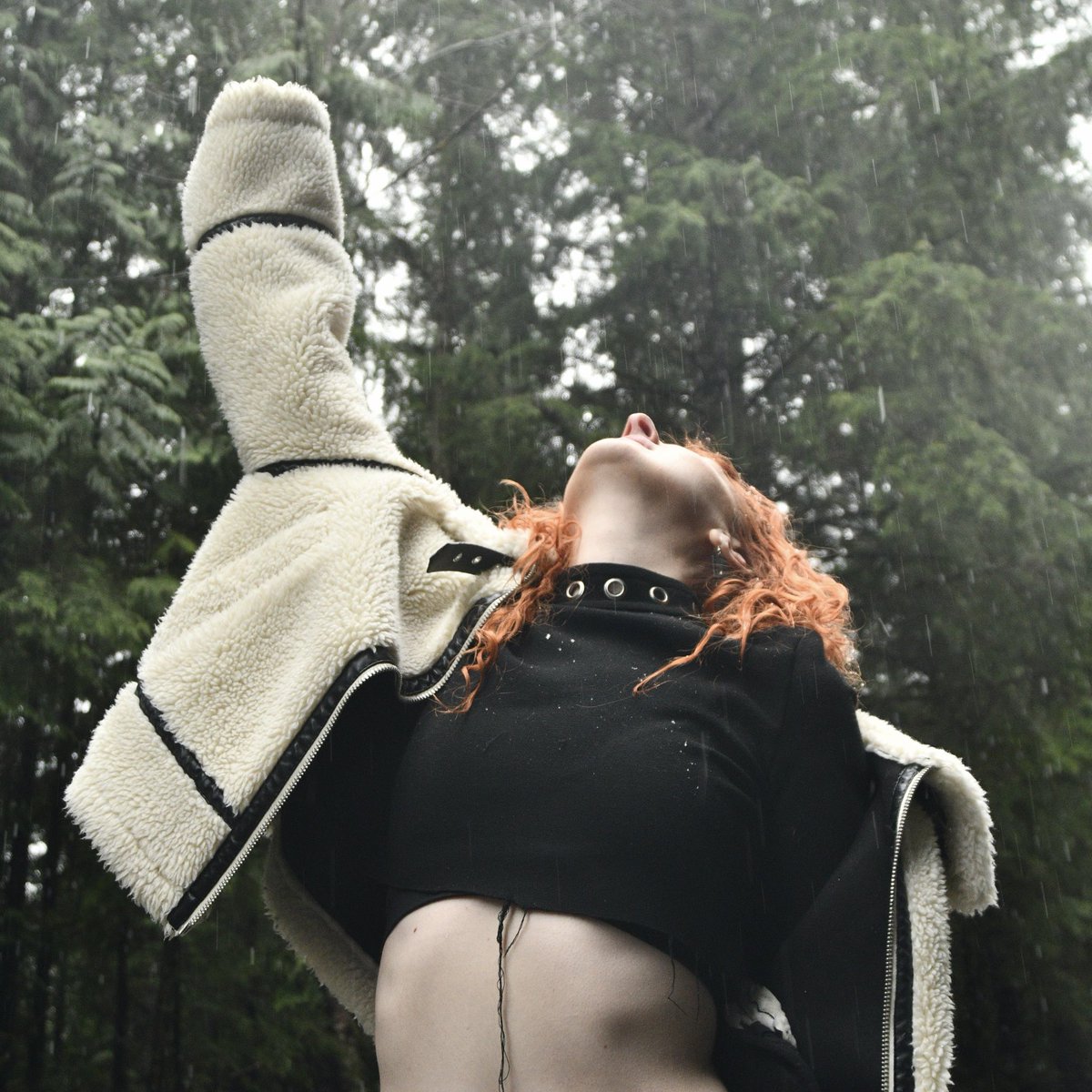 AnnaEisch's tweet photo. lonesome - out now 

https://t.co/4qikmXcno1 https://t.co/dOgkLlnhdG