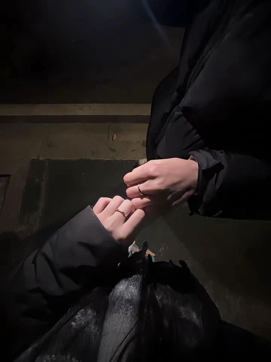 1DAYLOVEYOU's tweet photo. รัก รัก รัก @idxntgiveafvq https://t.co/XIWRTSwOpB