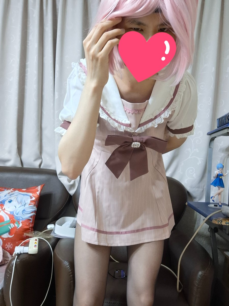 nick89415's tweet photo. 穿上海軍領水手服加上黑絲 好看嗎 https://t.co/io2ItLaFgT