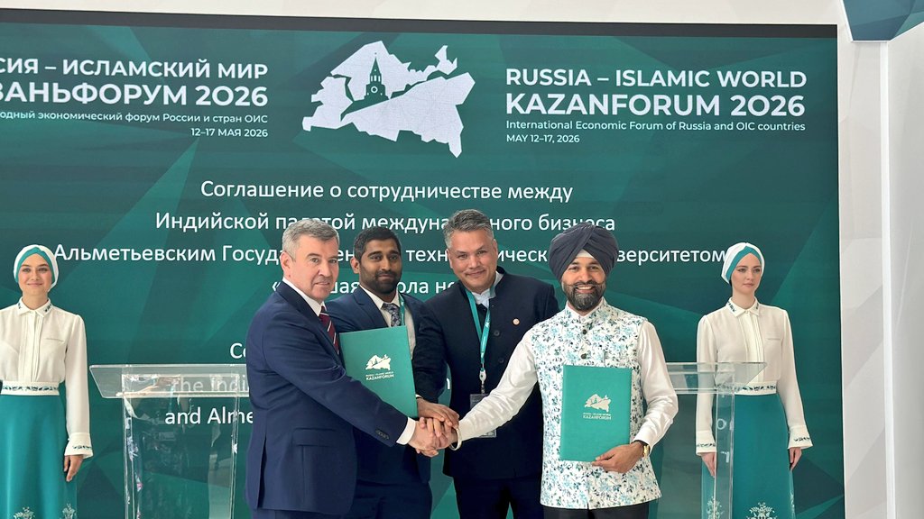 RtnManpreet's tweet photo. Almetyevsk State Technological University (ASTU), also known as the Higher School of Petroleum &amp; @ICIBIndia  signed and MoU on Industry Academic cooperation in energy sectors in presence of CG India in Kazan, H.E. Shri Jeysundhar.

@MEAIndia @IndEmbMoscow @RusEmbIndia https://t.co/Ltmrr0H8kW