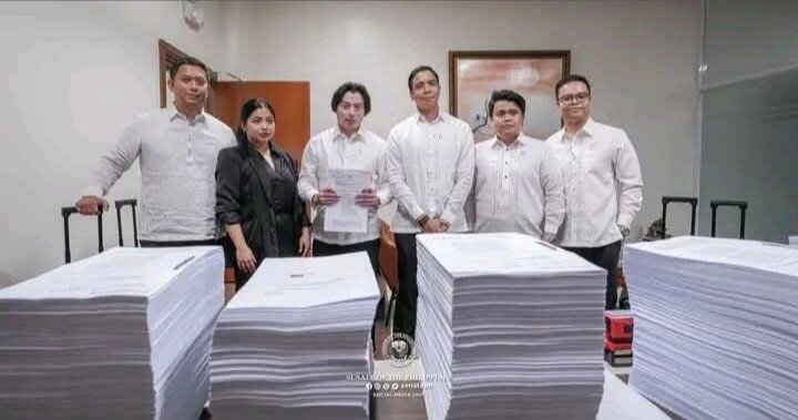munozvic's tweet photo. The VP Sara Duterte defense team https://t.co/ClZIBoDTtb