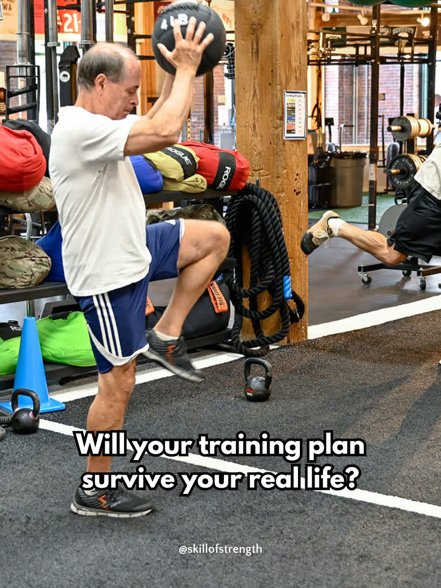 skillofstrength's tweet photo. Will your training plan survive your real life?
It will NOT if the plan only works when life goes perfectly.
A good fitness plan should survive:
- busy work weeks
- low motiv...
#skillofstrength #grouptraining #adultfitness #fitnessforlife #strengthtraining #functionaltraining https://t.co/tMp4wLhx4Q