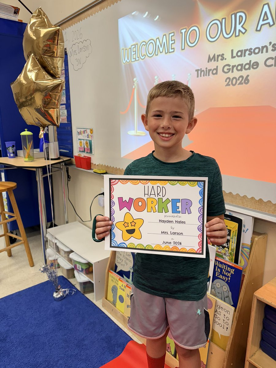MrsLarson03's tweet photo. Red carpet ready and award-worthy every day!✨@StaffordTwpEd @STSD_McKinley https://t.co/cUHtog2N8d