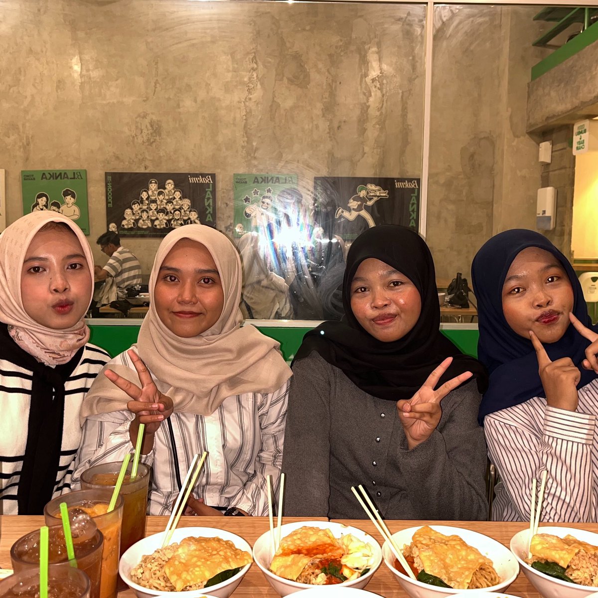 onlyleli_'s tweet photo. awal juni yg seruu💃🏽 https://t.co/vDrL0h6XJW
