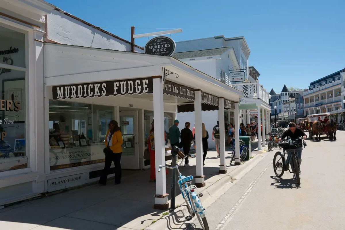 mich_enjoyer's tweet photo. We Found the Best Mackinac Island Fudge Shop @bobby_on_mars 
https://t.co/Mu14Y9z3J4 https://t.co/nyb4am88kB