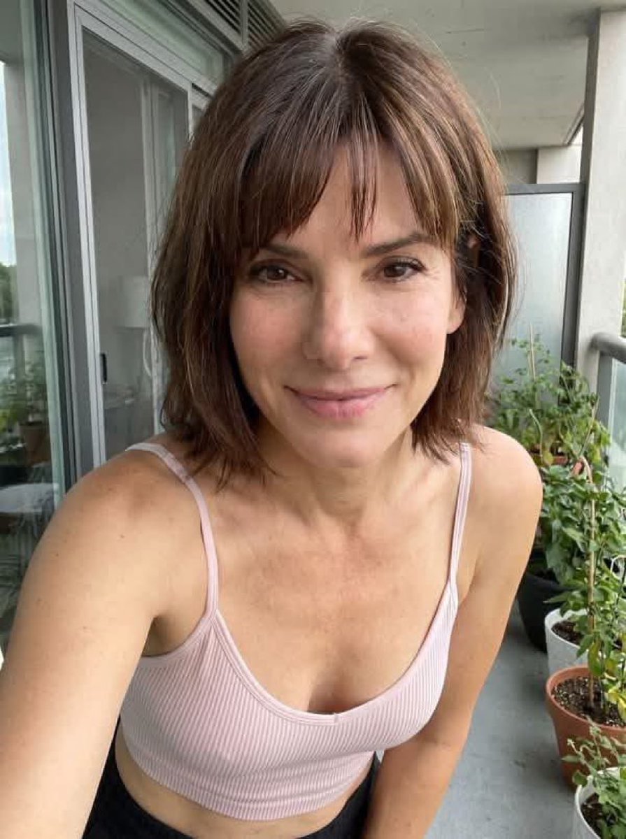 Sandra Bullock Private Chat tweet media