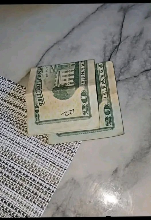Avabelly__'s tweet photo. We went to a dinner as a group and had a $500 bill. We tipped $40. We were happy we can be able to give our server something, but her reaction was the opposite. She told us she assumed we're going to give her at least $120. When we asked for the manager, she said she was just joking, but she wasn't smiling at all. Idk, but is $40 tip enough for $500 bill? I just feel like expecting $120 is not realistic...