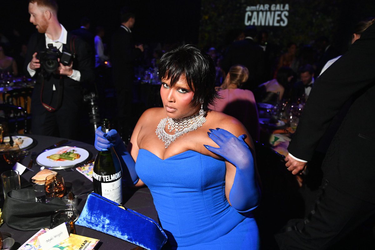 Societybees's tweet photo. Lizzo, Bar Refaeli and More Celebrate with Champagne Telmont at Cannes Film Festival and the amfAR Gala.

#lizzo #barrefaeli #champagnetelmont #cannesfilmfestival #amfar https://t.co/Zb7ifV9E3k
