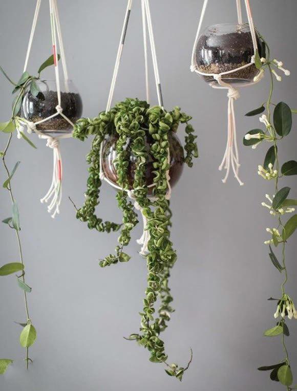LewyAnderson's tweet photo. Just finished my first macramé plant hanger! Slow, messy but so satisfying  #HandmadeVibes #DIYHome https://t.co/3q4fUnu410