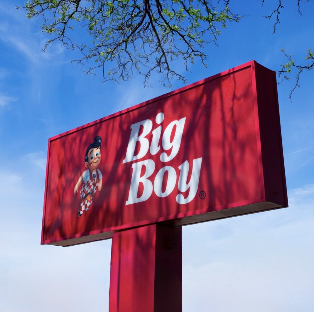 ItsYourBigBoy's tweet photo. Some signs never stop feeling like home ❤️

90 years later and the memories still hit the same. Burgers after the game, late night shakes, family dinners, and seeing that Big Boy sign glowing from down the road 🍔✨

A classic since 1936.

#BigBoyRestaurant #90YearsOfBigBoy https://t.co/Ro4Cl4aHlM