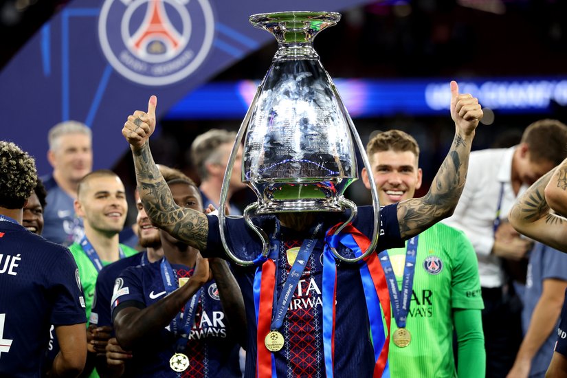 ExtratimeNews's tweet photo. Postcard from Budapest: From early kick-off to late night Champions League PSG party https://t.co/hm4jVRu75p https://t.co/V1WaTdeHFy