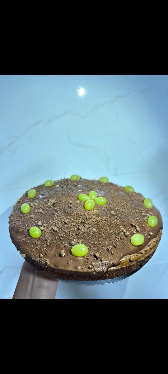 V0nx_'s tweet photo. Torta de maracujá/torta brownie surpresa de uva/ torta de limão que fiz pra ceia de natal e ano novo e o tartar da aula de carnes bovinas da faculdade

#DragBoxNaCozinha https://t.co/tuOCzvkFll