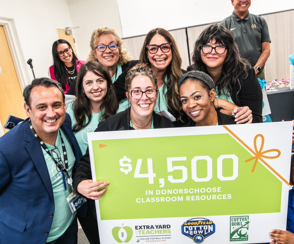 CatchUpAndRead's tweet photo. 🎉📚 Huge thanks to the @CFPExtraYard and @CottonBowlGame  for surprising all 9 members of our Catch Up &amp; Read team at the @BenMilamES  Reading Rally with $500 DonorsChoose gift cards!

That's $4,500 in classroom resources for teachers and students! Hurray! 🙌 https://t.co/9vGhZpxaLp