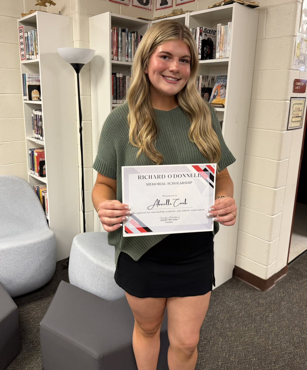 AbrielleCook's tweet photo. Hard work on and off the field is paying off in more ways than one! Most proud to receive THE 2026 FEMALE SCHOLAR ATHLETE AWARD!🥹🎉🎓🥎❤️📚 and specifically these two scholarships for Athletic Achievements &amp; Outstanding Academics! https://t.co/pWsOTZVOpu