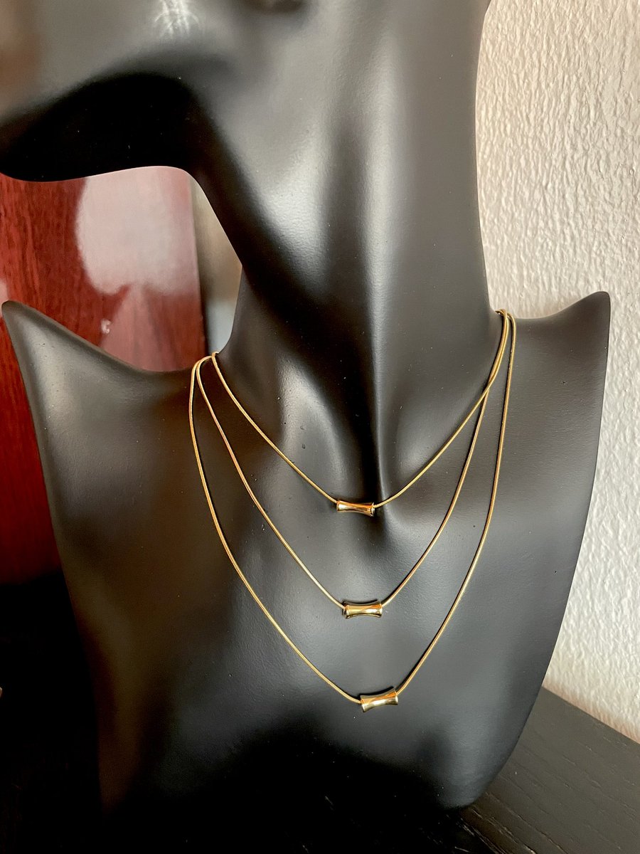 SharonkBirungi's tweet photo. I also sell nice pieces of stainless necklaces at 20,000/=

Call or WhatsApp 0783120633 https://t.co/BfhrnZkDB3
