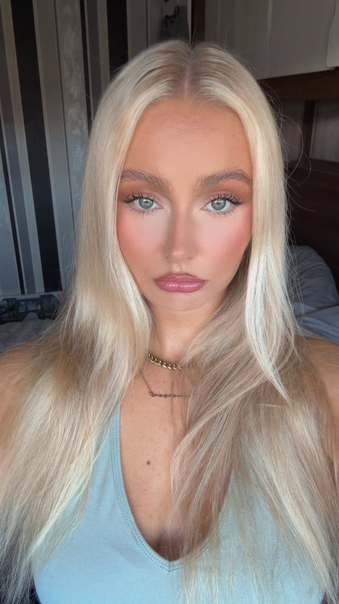 f3licityr0se's tweet photo. I can’t believe I turn 30 tomorrow, I was 21 when I first joined the findom community.

some of you have seen me grow up in realtime, getting my first degree, learning to drive, buying my house, promotions, breakups, the good and bad!

tomorrow we celebrate ME💸💘 https://t.co/Hyd1NaVF23