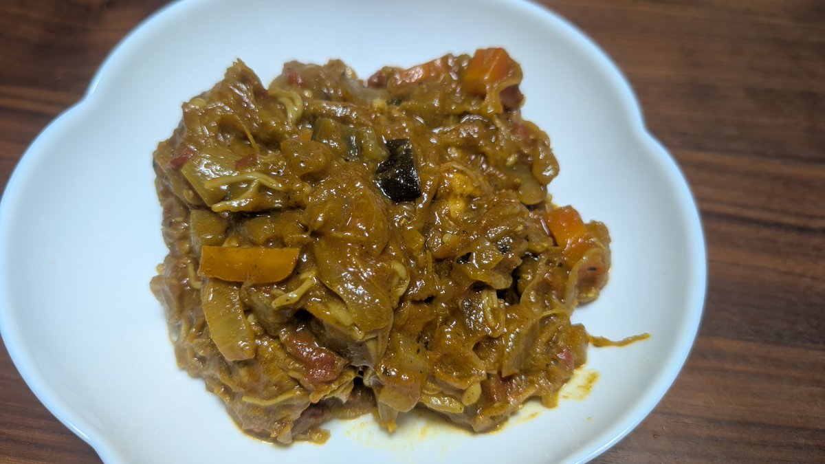 zen0jp's tweet photo. 最近ノリで無水カレーなるものを作りまして🤔
かなり簡単で、とても柔らかな優しい味わいなのね🌬️

ベースゴッドMohini Deyがマトンカレーのレシピを上げてるんだけど、今度真似してみようかと🤔 https://t.co/EdQvpIFf4n