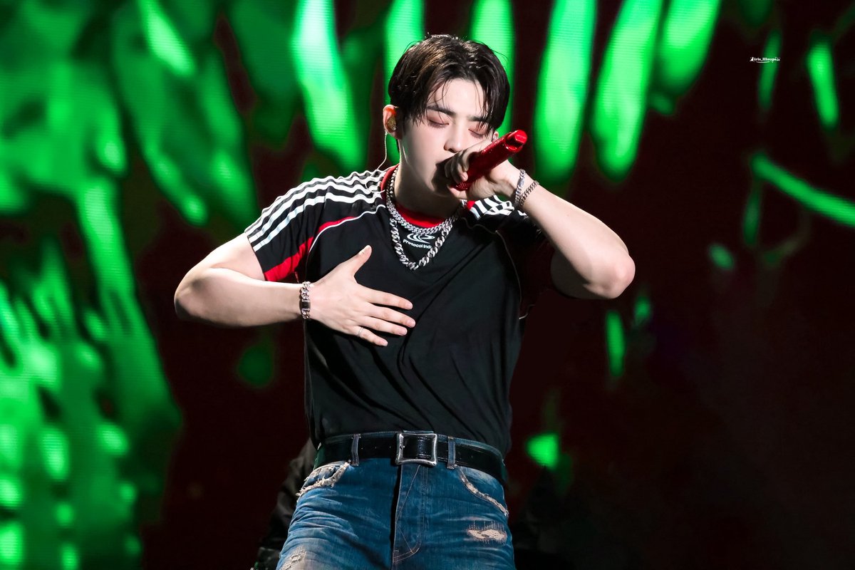 Irisllloups's tweet photo. 260531 AsiaTop

#에스쿱스 #SCOUPS 
#승철 #세븐틴
#SEVENTEEN 

#ASIATOPMUSICFESTIVAL #AsiaTop https://t.co/H3eH1TN3fP