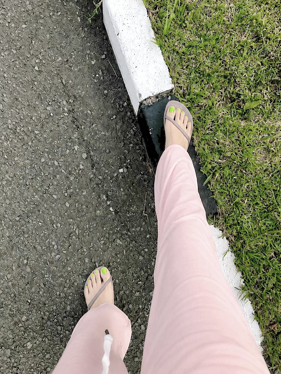 boabae_'s tweet photo. hello june. Caught me before the world did🍃 https://t.co/Q9jzgajoA3