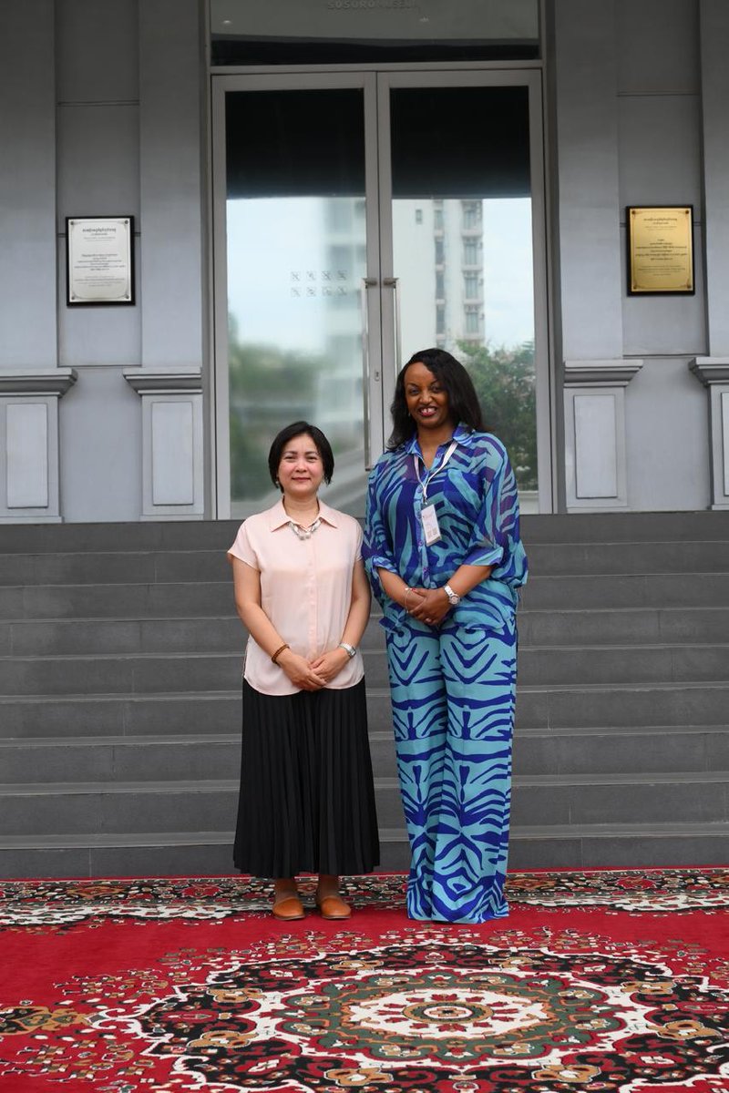 SorayaMHlive's tweet photo. Immense merci à Mme @SereyChea, Gouverneure de la @nbccambodia, et à toute son équipe, pour son exceptionelle hospitalité et pour la richesse des débats et une collaboration accrue entre banques centrales francophones. https://t.co/uk058L3Jjg